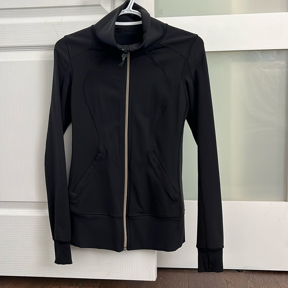 Lululemon zip up size 4